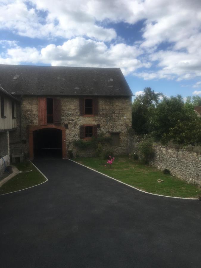 Les 3 Berets Chambres D'Hotes Oloron-Sainte-Marie Eksteriør billede